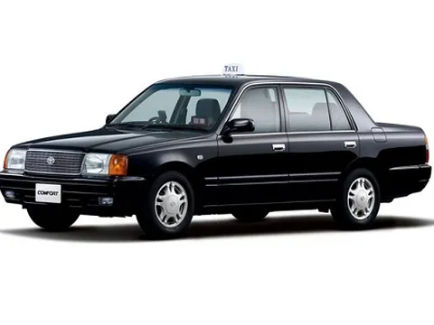 Toyota Crown: đời mới nhưng dáng cổ