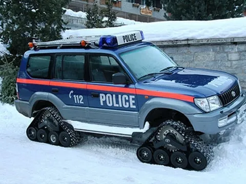 Những chiếc xe cảnh sát độc, lạ nhất thế giới