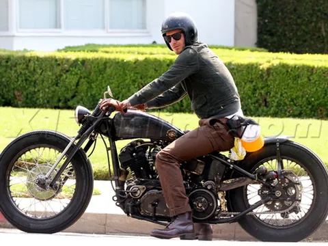 Thích xe máy, Beckham bán một loạt ô tô