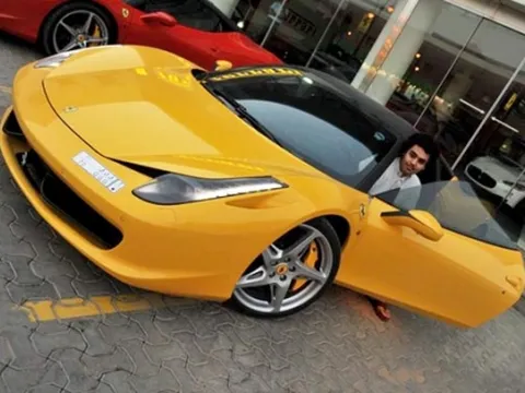 Gara xe khủng của thiếu gia sinh viên