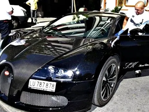 Roberto Carlos "tậu" xe Bugatti Veyron