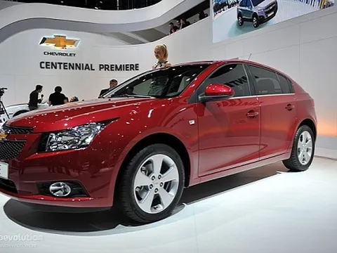 [Geneva 2011] Chevrolet Cruze Hatchback