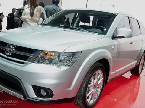 [Geneva 2011] Fiat Freemont