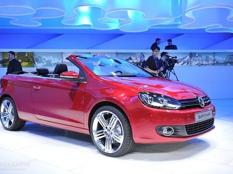 [Geneva 2011] Volkswagen Golf Cabriolet