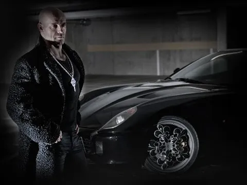 Bộ la-zăng tuyệt đẹp của “Bá tước đen” 