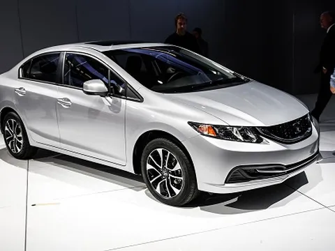 Honda Civic dành ngôi vương tháng 11