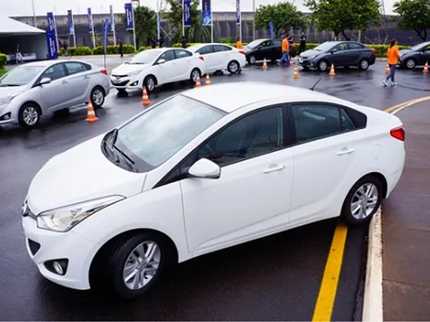 Hyundai sắp ra thêm xe sedan giá rẻ