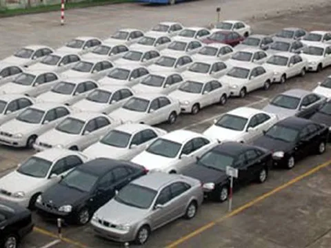 Nhập khẩu ô tô cuối năm: Tăng mạnh!