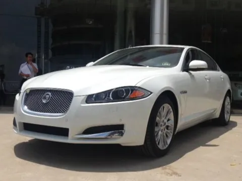 Xe hiếm tại Việt Nam: Jaguar XF 2.0 2014