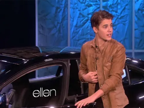 Justin Bieber được tặng siêu xe Fisker Karma