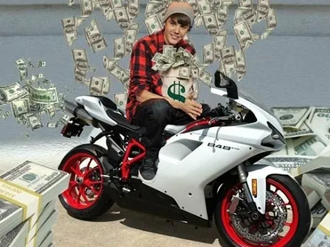 Justin Bieber đánh liều "cưỡi" Ducati 848