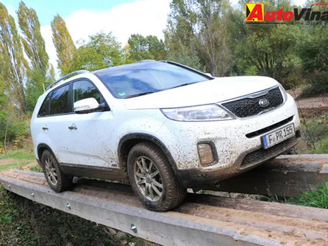 Off-road cùng Kia Sorento 2013 tại Đức