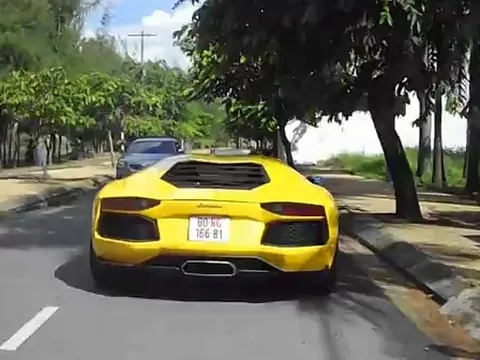 Siêu xe Việt đóng “mác” ngoại giao