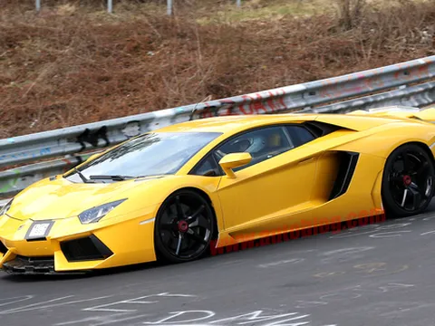 Xuất hiện Aventador SV 800 mã lực