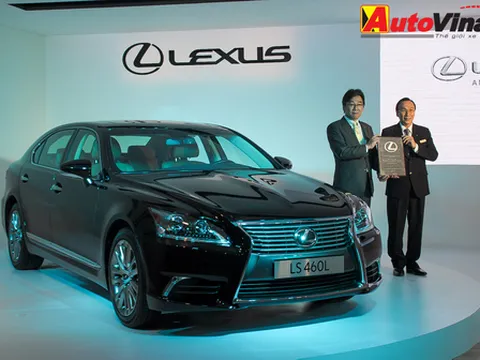 Lexus công bố giá xe chính thức tại Việt Nam