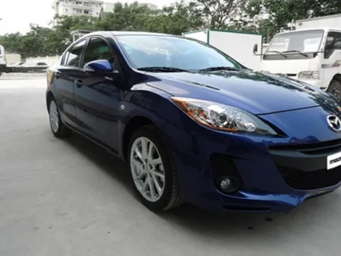 Mazda3 “nội” đắt hơn Altis và Civic