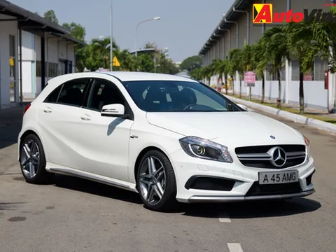 Cận cảnh Mercedes A45 AMG tại Việt Nam