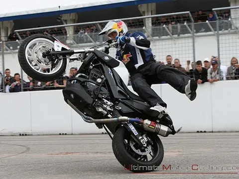 BMW làm buồn lòng vận động viên biểu diễn