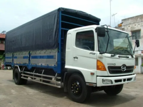 Hino FL: Xe mui bạt siêu dài