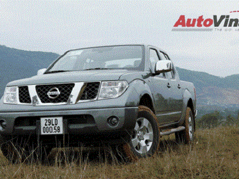 Nissan Navara tại VN dính lỗi không rõ lí do