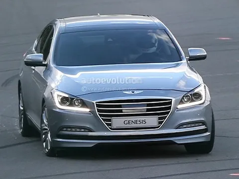 Hyundai Genesis 2015 bất ngờ lộ mặt