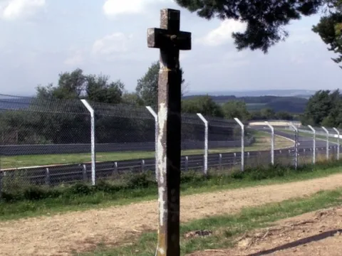 Bỏ ra 165 triệu đô, bạn sẽ sở hữu Nürburgring