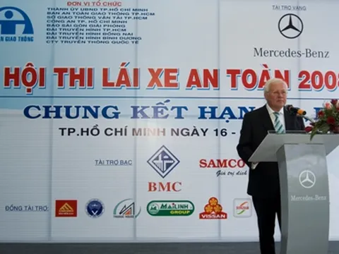 Hội thi lái xe an toàn Mercedes 2008