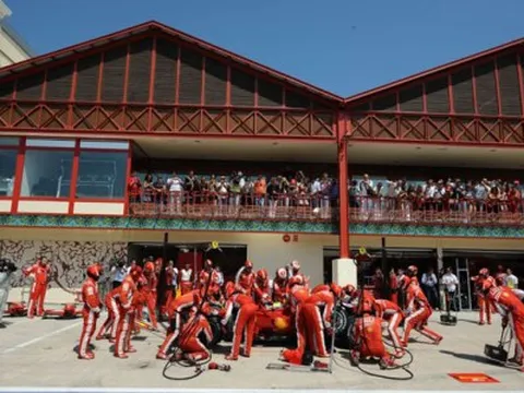 Nhân viên kỹ thuật Ferrari chỉ bị thương nhẹ