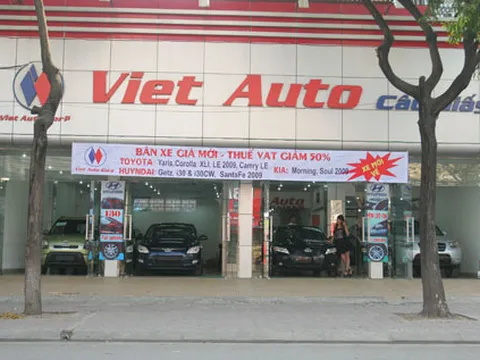 Đầu năm, lượng xe nhập khẩu giảm gần 50%