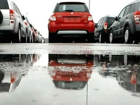 Tính chuyện mua xe trước “giới tuyến” 1/4