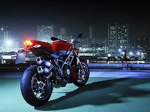 Ducati giới thiệu gói “đồ chơi hàng hiệu” cho Streetfighter