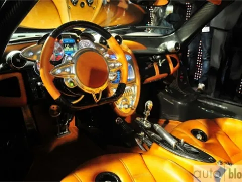 Siêu xe Pagani Huayra có giá hơn 1 triệu USD