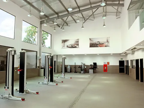 Porsche mở dịch vụ làm đẹp xe tại Việt Nam