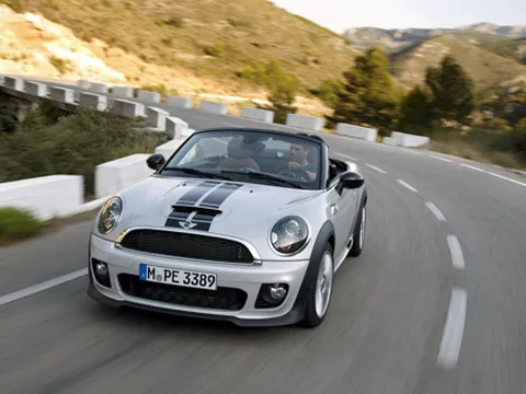 MINI Roadster: hướng đến niềm vui cầm lái