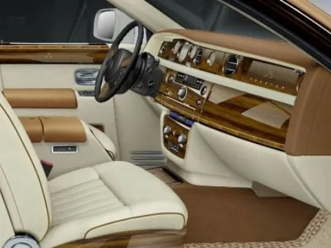  Khử mùi trên xe mới 