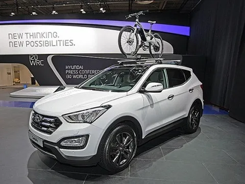 Hyundai mang Santa Fe 2013 sang Châu Âu