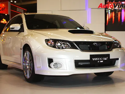 Subaru ra xe Impreza STI số tự động ở Sài Gòn