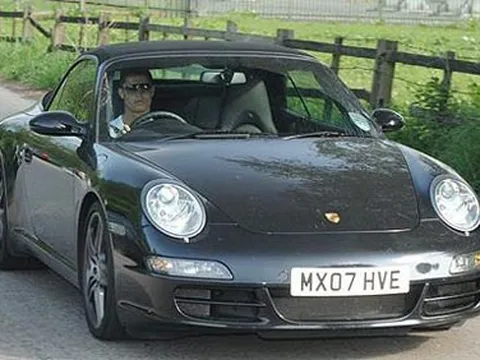 C.Ronaldo rao bán siêu xe Porsche 911