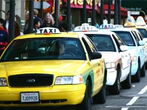 Doanh nghiệp Taxi đau đầu trước nghị định mới