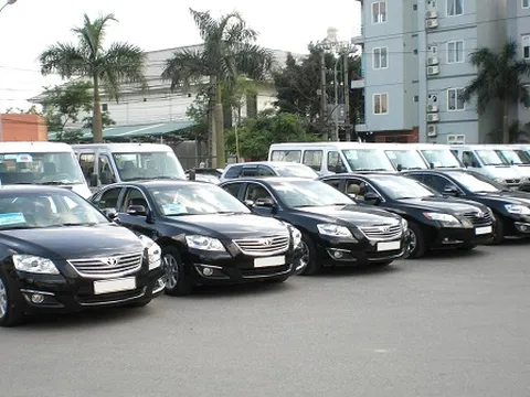 "Trầy trật" thuê xe tự lái chơi Tết 2013