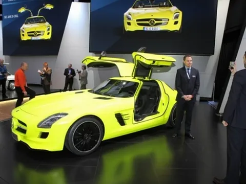Chính thức sản xuất siêu xe điện SLS AMG E-Cell 