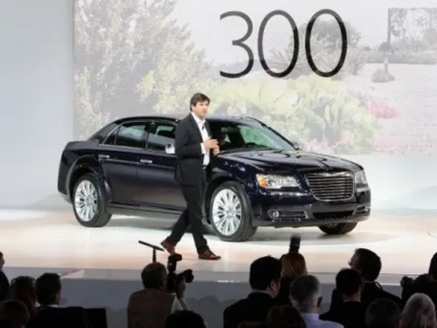 Chrysler 300C được phân phối với 4 phiên bản