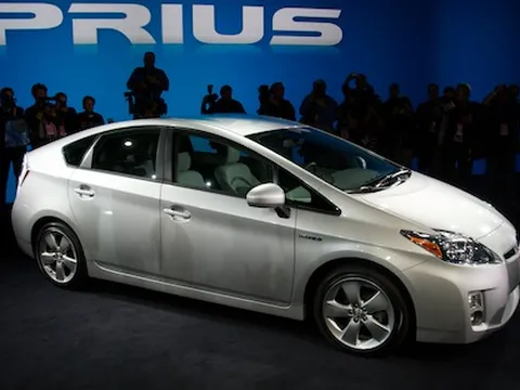 Lộ diện một phần Toyota Prius mới