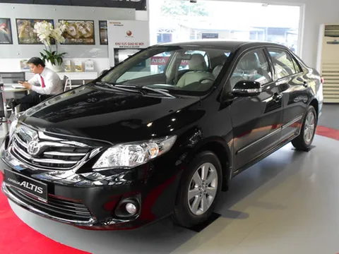 Các hãng xe giảm giá lớn dịp cuối năm 2013