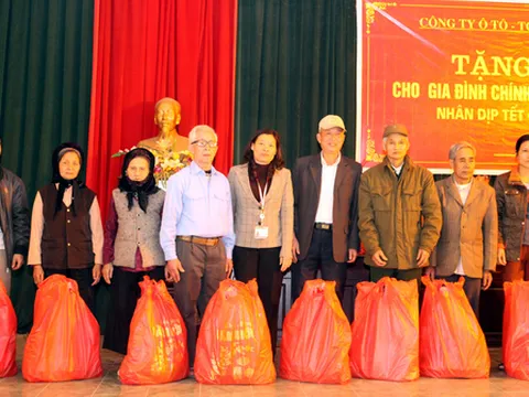 Toyota Việt Nam tặng quà Tết 2014