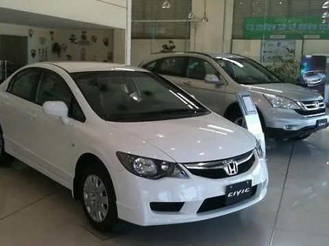 Honda Civic giảm giá "khủng" hơn 100 triệu