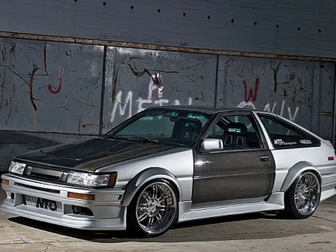 Huyền thoại Toyota AE86 nâng cấp máy Lexus