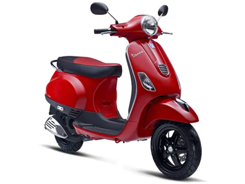 Piaggio Vespa LT 3V i.e. 125cc ra mắt