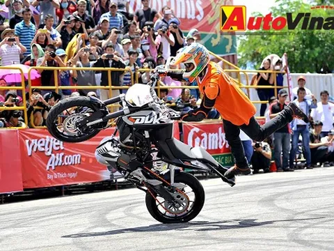 Stunter nước ngoài chinh phục khán giả Việt Nam