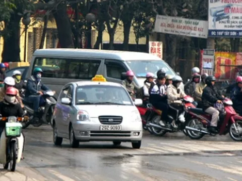 Kiến nghị không thu phí tràn lan với ô tô, xe máy